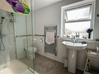 Shower Room/Cloak Room off